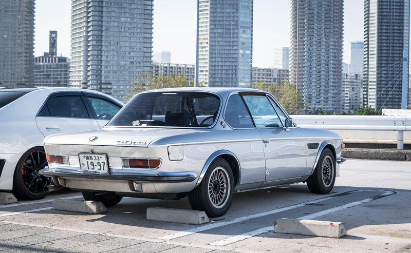 Illustration for article titled Japan's Parking Lot Car Meets Are Weird And Wonderful Even In The Middle Of The Day